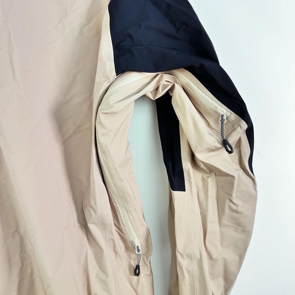 Mammut Aenergy Air HS Hooded Jacket for Men (Safari-Black Color) - Picture 7 of 7